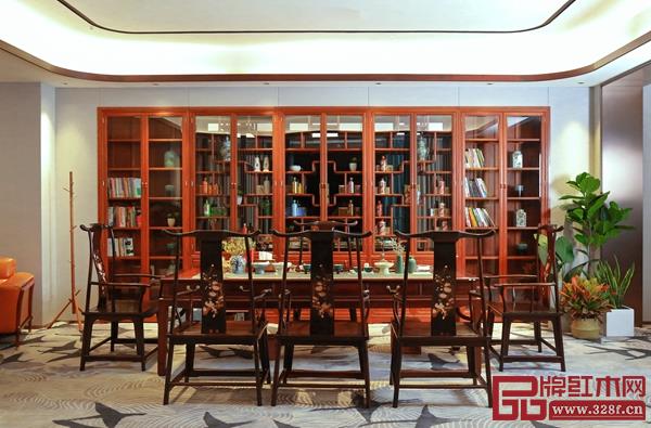 紅古軒堅(jiān)守家具品質(zhì),堅(jiān)持打造“型材藝韻”俱佳的紅木家具精品 紅古軒堅(jiān)守家具品質(zhì),堅(jiān)持打造“型材藝韻”俱佳的紅木家具精品