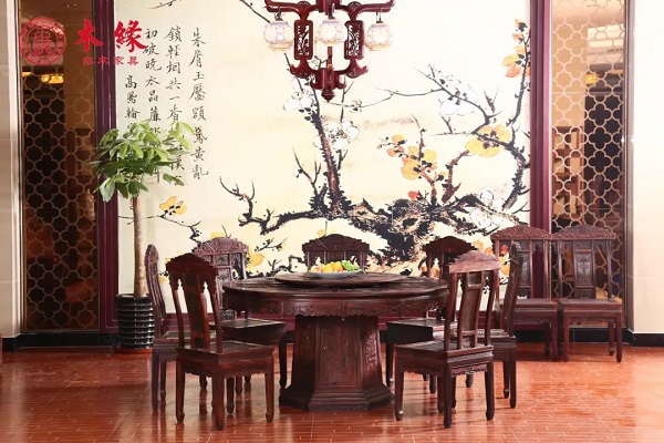 木緣紅木：中國(guó)人的桌子，承載著獨(dú)特記憶！