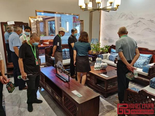 京熹·芳華濟(jì)南店隆重開業(yè) 京熹·芳華濟(jì)南店隆重開業(yè)