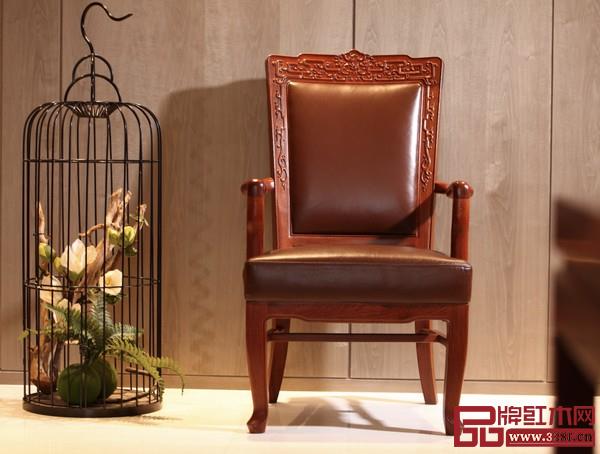 卓木王為北京人民大會堂全國人大常委會廳特制的會議用椅“人大椅” 卓木王為北京人民大會堂全國人大常委會廳特制的會議用椅“人大椅”