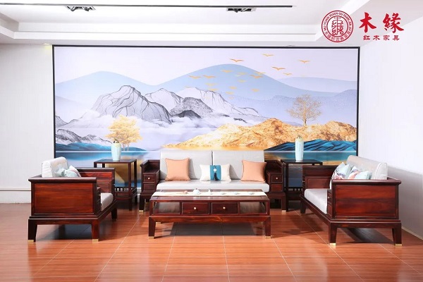 客廳沙發(fā)擺放有講究，木緣紅木6招攻略教您旺人旺宅！