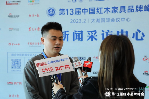 清韻紅木總經(jīng)理張秉勛接受央視等媒體采訪 清韻紅木總經(jīng)理張秉勛接受央視等媒體采訪
