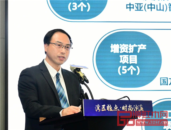 沙溪鎮(zhèn)黨委委員、副鎮(zhèn)長(zhǎng)黎宇彬介紹項(xiàng)目情況 沙溪鎮(zhèn)黨委委員、副鎮(zhèn)長(zhǎng)黎宇彬介紹項(xiàng)目情況