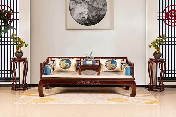 紅木家具再起風(fēng)云，外交拍賣(mài)引發(fā)新浪潮