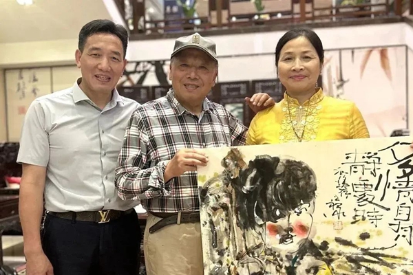 國(guó)方家居：“筆墨交流，文化贈(zèng)禮——杜世祿教授親臨，助力企業(yè)文化建設(shè)