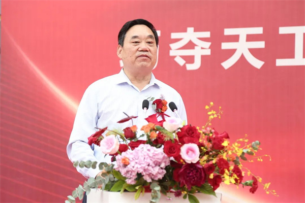 老客戶代表周登詩上臺致辭