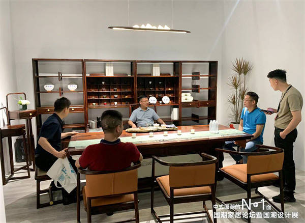 很多客戶在展會現(xiàn)場咨詢合作事宜 很多客戶在展會現(xiàn)場咨詢合作事宜