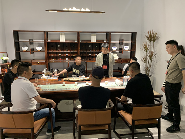 名木居·茶悅攜紅木茶空間亮相深圳國(guó)際家具展，展國(guó)潮家居的魅力