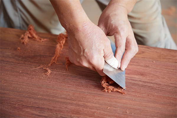 中信紅木嚴(yán)格執(zhí)行觸感標(biāo)準(zhǔn)，打造中國人信賴的紅木家具