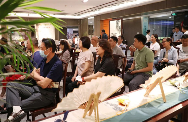 [巧遇風(fēng)流] 咫尺風(fēng)雅名家扇面邀請(qǐng)展圓滿舉行