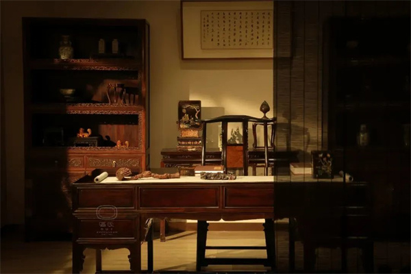 區(qū)氏中山總部中式慕古書房情景