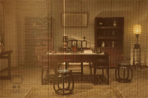 區(qū)氏中山總部中式慕古書房情景