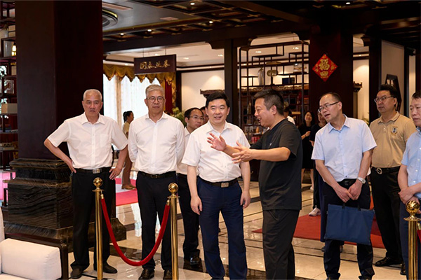 省人社廳廳長吳偉斌帶隊(duì)蒞臨明堂家居