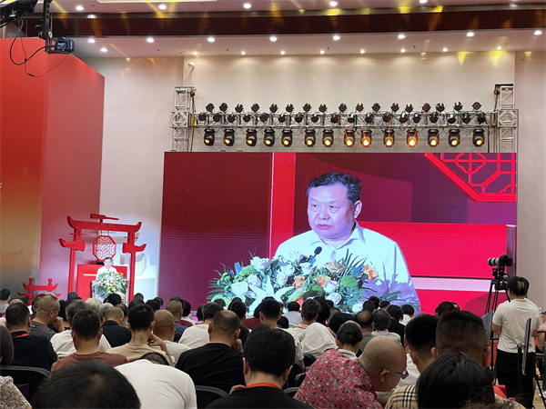 中國(guó)家具協(xié)會(huì)理事長(zhǎng)徐祥楠先生講話