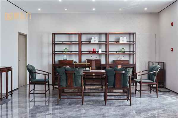 買東陽闊葉黃檀家具好嗎？慕東方紅木這個品牌如何？