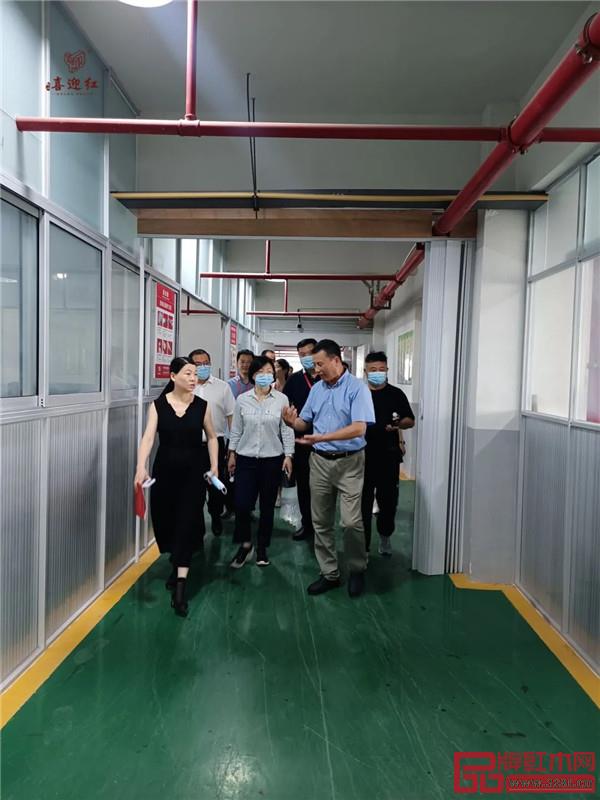 喜迎紅紅木 喜迎紅紅木