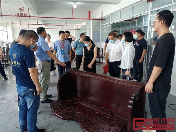 喜迎紅紅木 喜迎紅紅木