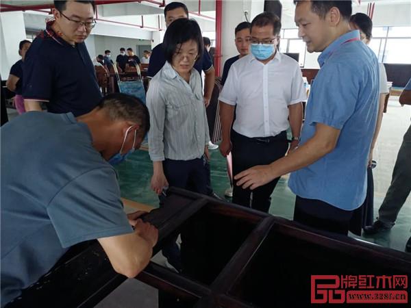 喜迎紅紅木 喜迎紅紅木