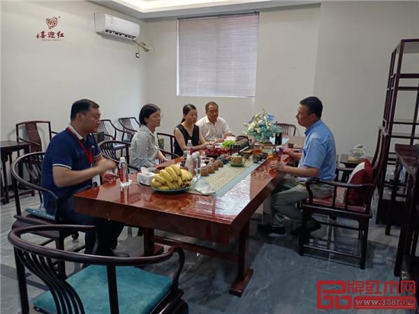 喜迎紅紅木 喜迎紅紅木