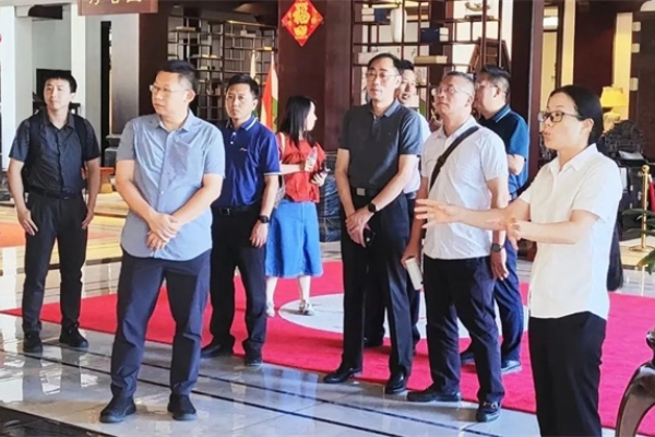 江門市新會區(qū)紅木產(chǎn)業(yè)發(fā)展專題考察團(tuán)赴浙江東陽調(diào)研