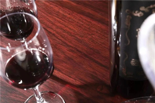 喜迎紅紅木 喜迎紅紅木