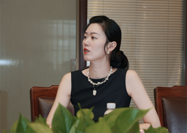 中國(guó)建筑裝飾協(xié)會(huì)設(shè)計(jì)分會(huì)唐婉靈主任