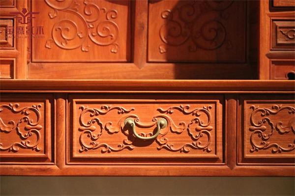 家寶紅木：伸縮縫，紅木家具的“生命線”（寶鷹紅木）