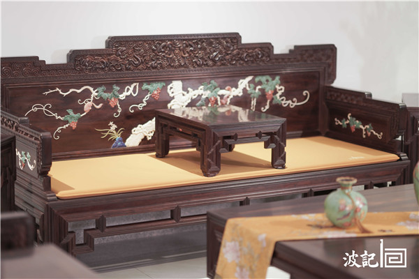 器型方正端莊,造型恢宏而不失典雅 器型方正端莊,造型恢宏而不失典雅