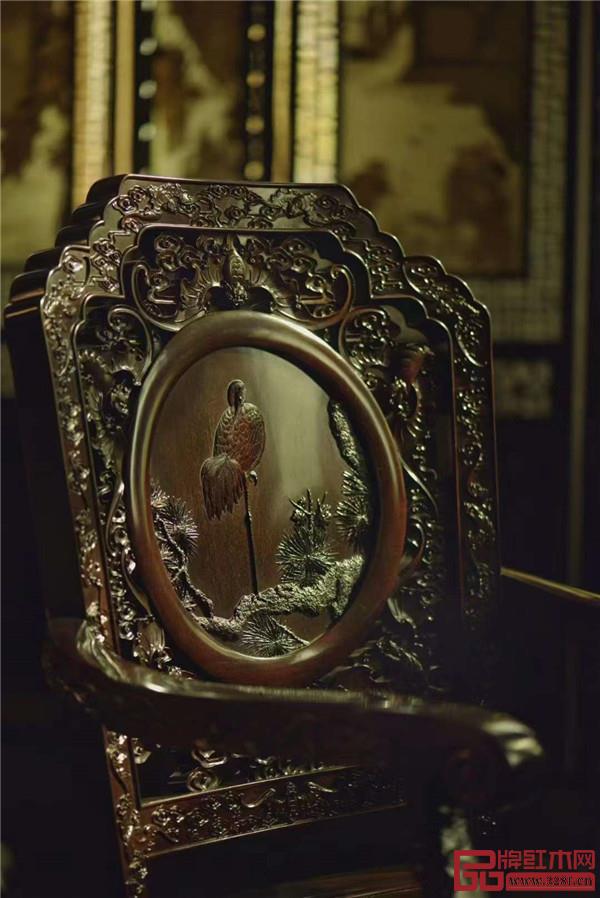 泰和園高端紅木私人定制,以其尊貴、品味、個(gè)性,為當(dāng)代精英而來 泰和園高端紅木私人定制,以其尊貴、品味、個(gè)性,為當(dāng)代精英而來