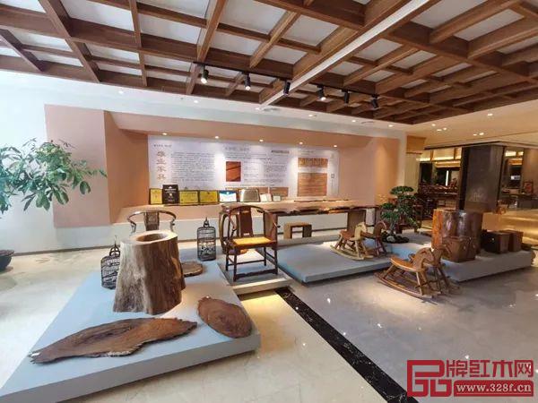 雄業(yè)家具空中花園展廳現(xiàn)場展示圖