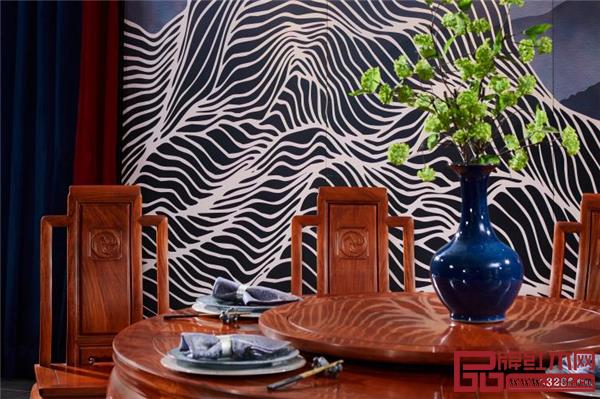 雅宋圓臺(tái)，一桌八椅，空間自在