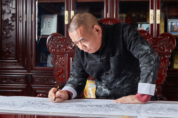 與木為伴，踐以匠行：華廈·大不同陳田華的紅木人生