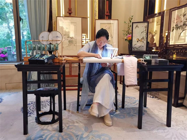 【魯班平頭案+明堂·禮遇五腿鼓凳青花瓷款】