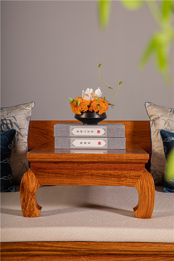 巧奪天工紅木《三屏風獨板圍子羅漢床》功能性極強,可百搭空間 巧奪天工紅木《三屏風獨板圍子羅漢床》功能性極強,可百搭空間