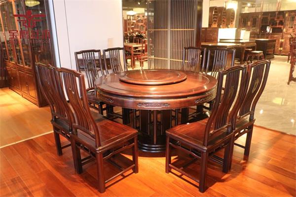 家寶紅木：中式餐桌里隱藏的“禮儀”，你可知一二？（寶鷹紅木）