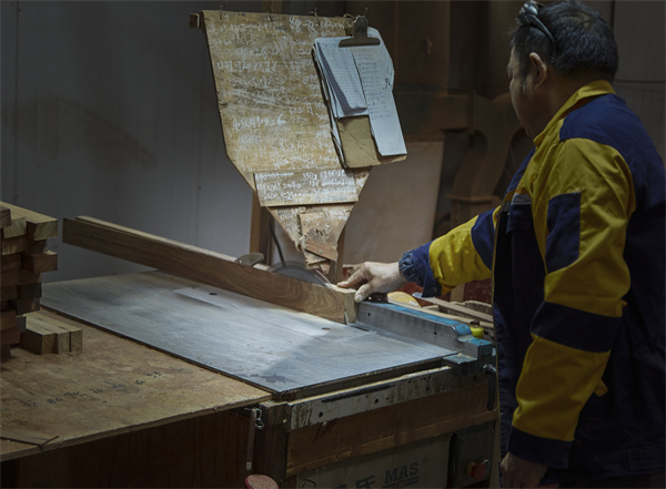 東遇家居木材經(jīng)過(guò)精心處理 東遇家居木材經(jīng)過(guò)精心處理