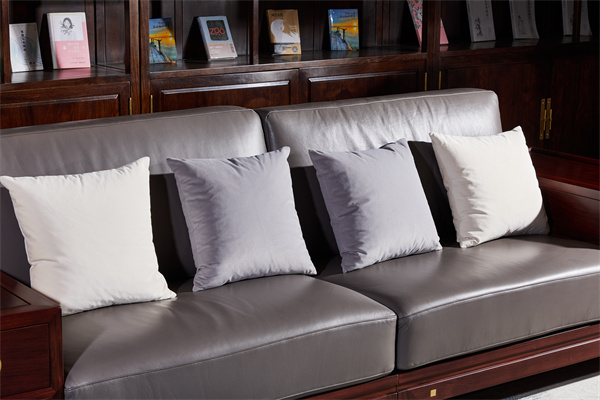 東遇家居確保軟包家具在視覺(jué)上呈現(xiàn)出色的效果 東遇家居確保軟包家具在視覺(jué)上呈現(xiàn)出色的效果