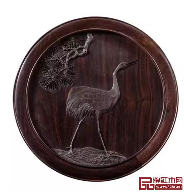 絲翎檀雕,通過(guò)“取神的形、以線立形、以形達(dá)意”獲取神態(tài)與形體的完美統(tǒng)一 絲翎檀雕,通過(guò)“取神的形、以線立形、以形達(dá)意”獲取神態(tài)與形體的完美統(tǒng)一