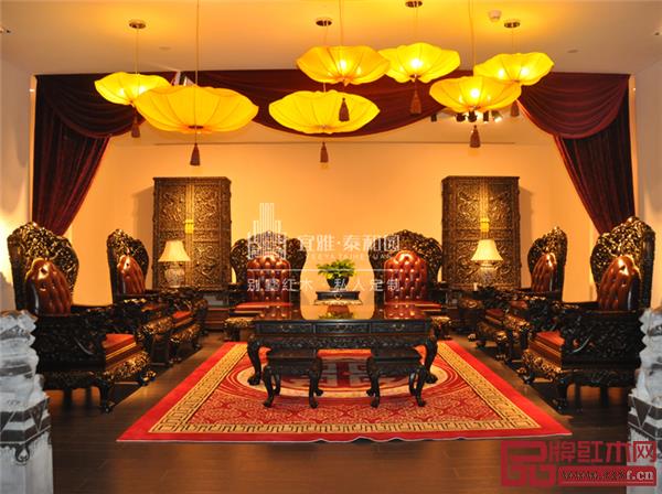 泰和園大葉紫檀《雕龍沙發(fā)》 泰和園大葉紫檀《雕龍沙發(fā)》