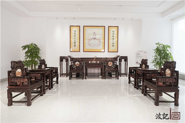 波記紫檀館《小葉紫檀靈芝中堂》,兼具“禮”與“文人氣質(zhì)” 波記紫檀館《小葉紫檀靈芝中堂》,兼具“禮”與“文人氣質(zhì)”