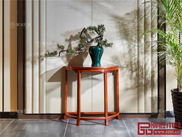 雅宋紅木《彎腳半月臺(tái)》 雅宋紅木《彎腳半月臺(tái)》