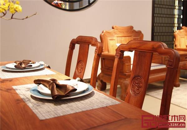 緬甸花梨《春下餐臺(tái)》 緬甸花梨《春下餐臺(tái)》