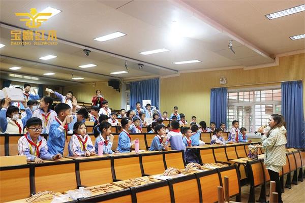 家寶紅木：工匠進(jìn)校園，一榫可傳千載，一卯可見匠心?。▽汑椉t木）