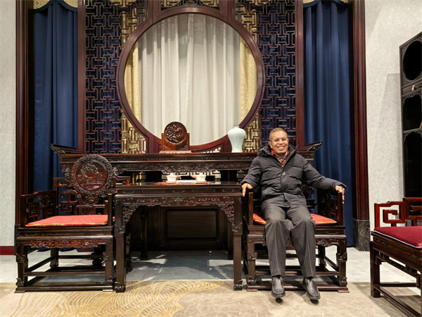 【東帝汶前總統(tǒng)魯瓦克親自體驗明堂家居產(chǎn)品】