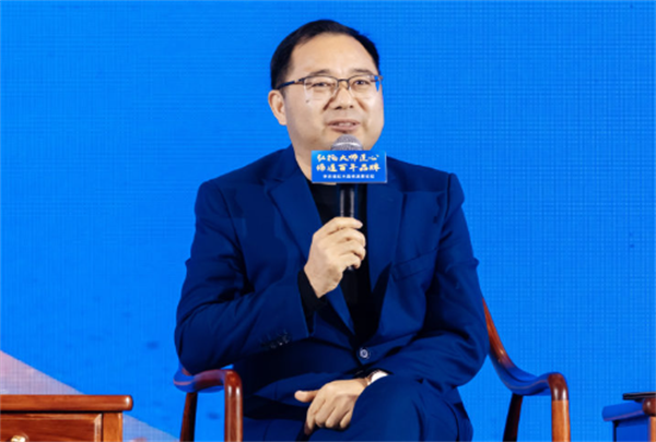 匯智谷智業(yè)董事長、蘇州市家居協(xié)會(huì)會(huì)長、中國家具銷售商委員會(huì)執(zhí)行主席李家網(wǎng)發(fā)表看法