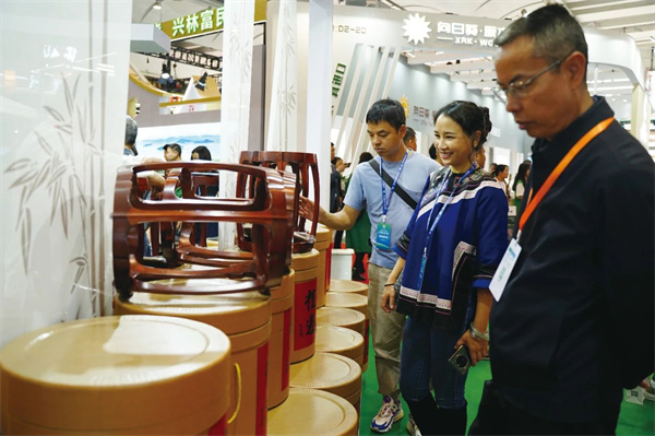 【現(xiàn)場體驗(yàn)咨詢明堂·禮遇鼓凳】 【現(xiàn)場體驗(yàn)咨詢明堂·禮遇鼓凳】