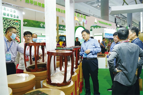 【現(xiàn)場體驗(yàn)咨詢明堂·禮遇鼓凳】 【現(xiàn)場體驗(yàn)咨詢明堂·禮遇鼓凳】