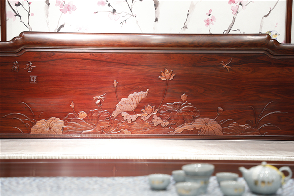 萬(wàn)事紅紅木 萬(wàn)事紅紅木