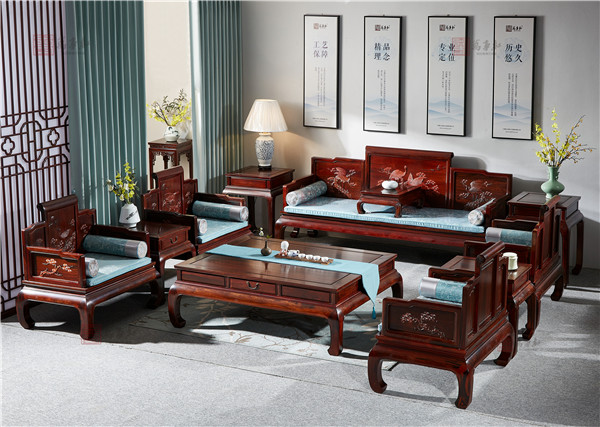 東陽微凹黃檀沙發(fā)哪家好？萬事紅紅木告訴你