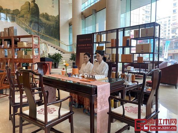 凹凸傳奇紅木在2023首屆國際白茶大會(huì)現(xiàn)場備受關(guān)注 凹凸傳奇紅木在2023首屆國際白茶大會(huì)現(xiàn)場備受關(guān)注